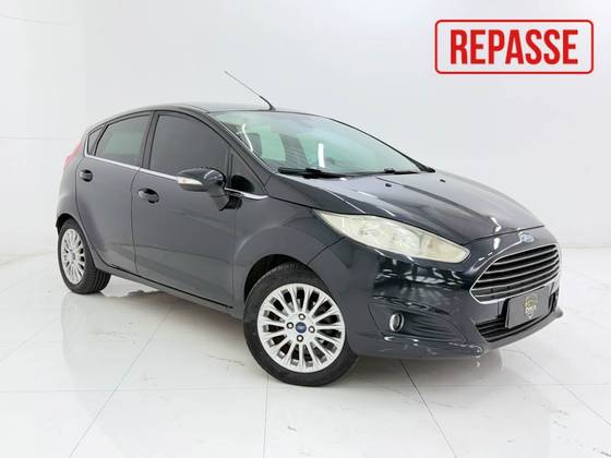 FORD FIESTA 1.6 TITANIUM HATCH 16V FLEX 4P POWERSHIFT FORD FIESTA 1.6 TITANIUM HATCH 16V FLEX 4P POWERSHIFT